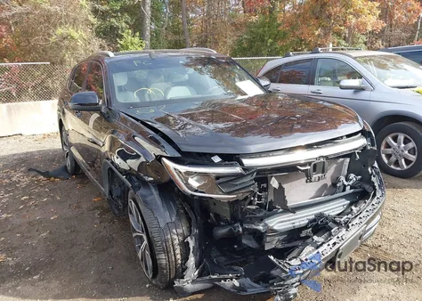 2024 Volkswagen Atlas Cross Sport 2.0T Sel Premium R-Line z USA, uszkodzony, nr VIN 1V2FE2CA2RC242469